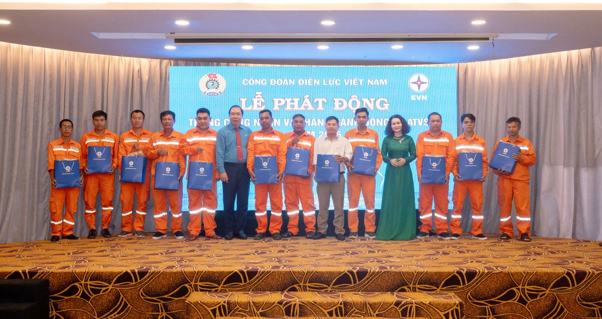 Biểu dương 76 An toàn vệ sinh viên giỏi tiêu biểu, phát động Tháng Công nhân và Tháng hành động về ATVSLĐ năm 2026 1