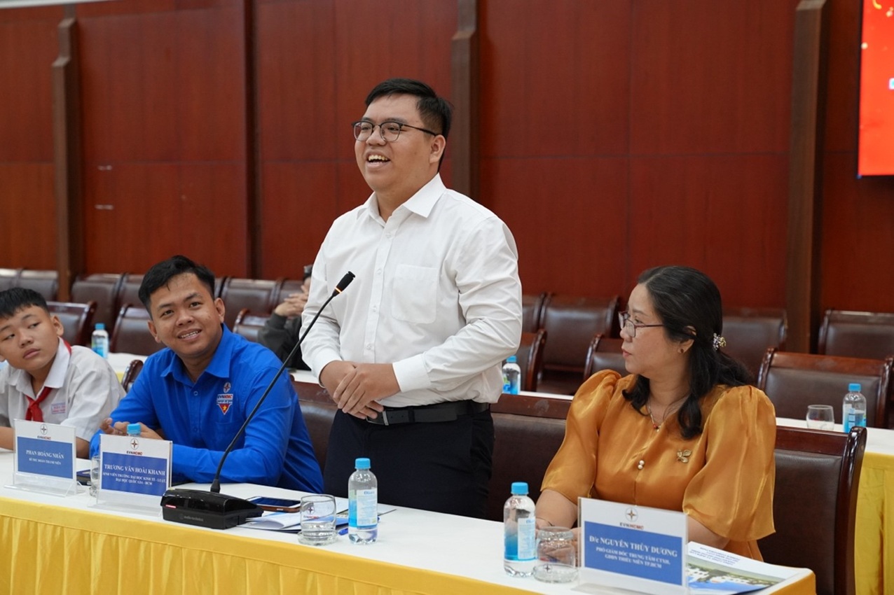 Buổi gặp mặt ấm áp đầu Xuân của EVNHCMC với các em học sinh có hoàn cảnh khó khăn