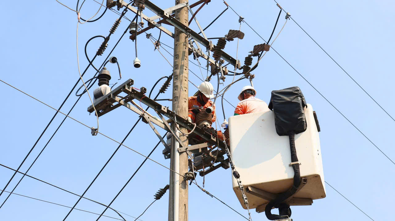 CHỦ ĐỘNG ĐẢM BẢO CẤP ĐIỆN - CHĂM LO CHO NGƯỜI LAO ĐỘNG  2