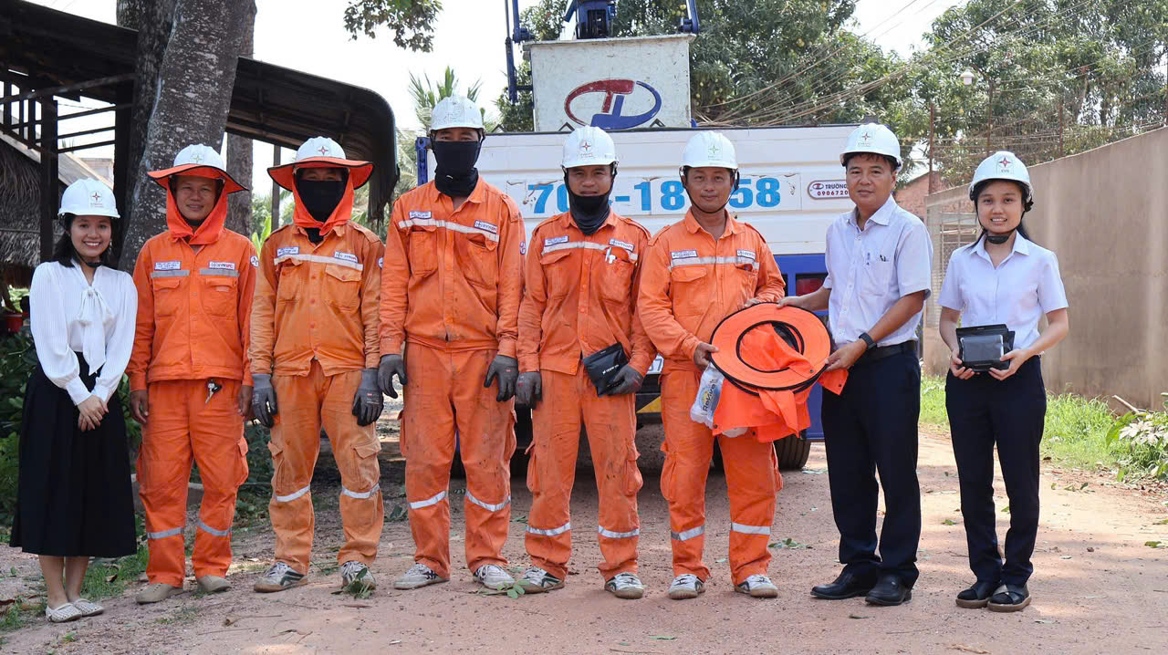 CHỦ ĐỘNG ĐẢM BẢO CẤP ĐIỆN - CHĂM LO CHO NGƯỜI LAO ĐỘNG  3