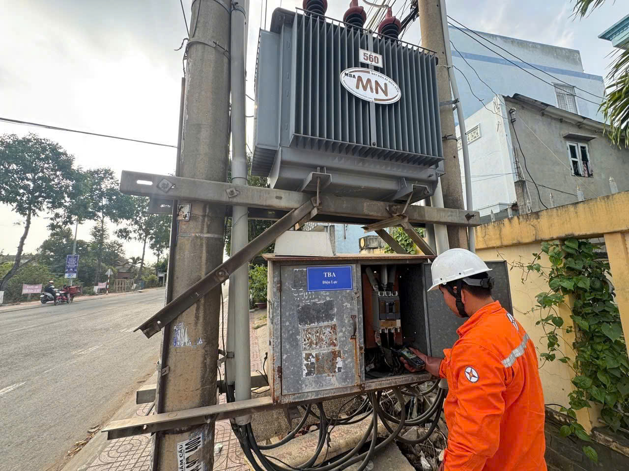 CHỦ ĐỘNG ĐẢM BẢO CẤP ĐIỆN - CHĂM LO CHO NGƯỜI LAO ĐỘNG  5