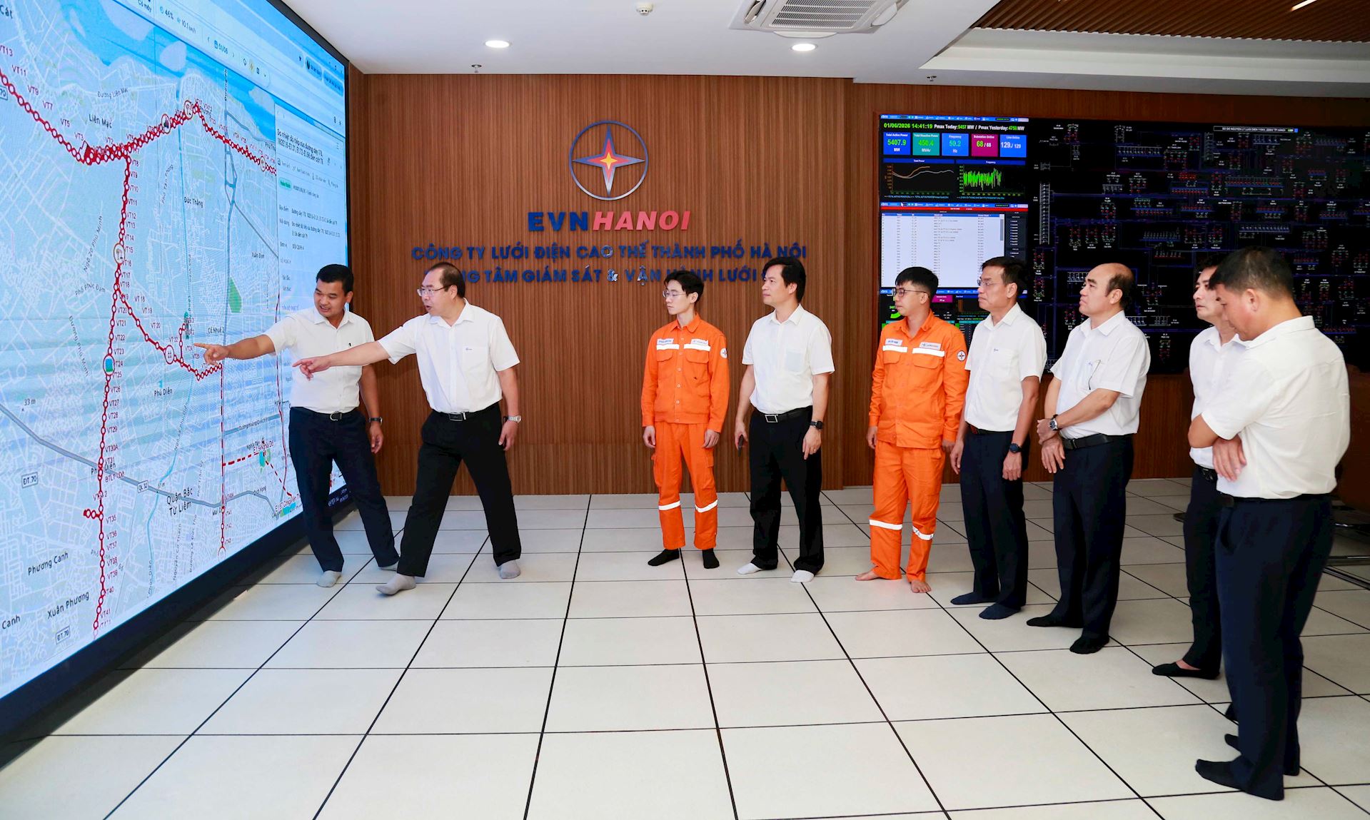 Chủ tịch Công đoàn Điện lực Việt Nam kiểm tra, động viên người lao động đảm bảo điện mùa nắng nóng 1