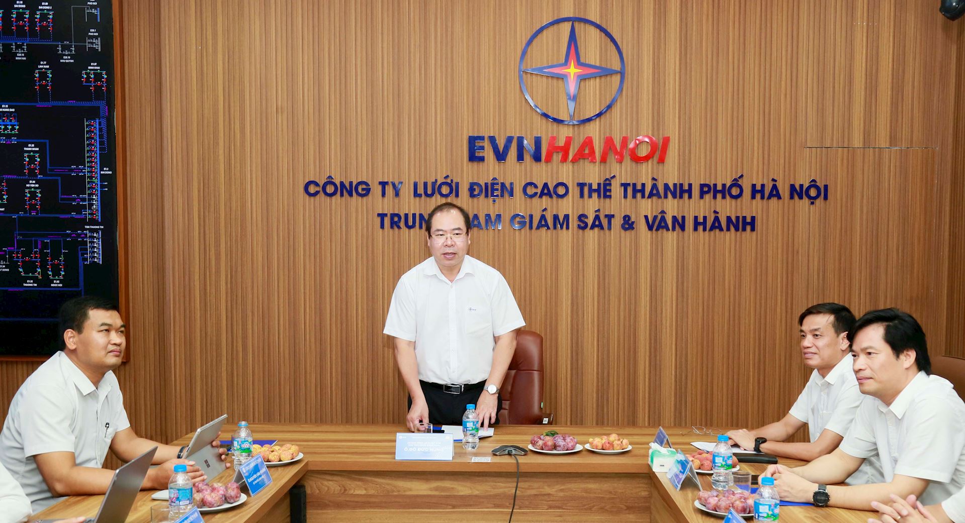 Chủ tịch Công đoàn Điện lực Việt Nam kiểm tra, động viên người lao động đảm bảo điện mùa nắng nóng 3