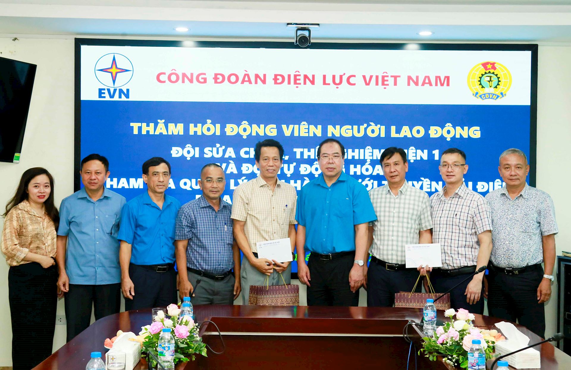 Chủ tịch Công đoàn Điện lực Việt Nam thăm, động viên người lao động Truyền tải điện 1 mùa nắng nóng 5