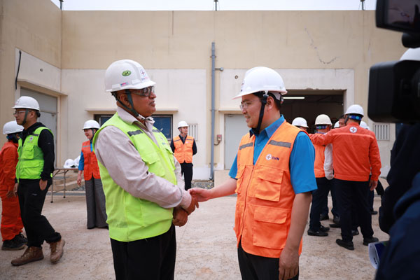 Chủ tịch Tổng LĐLĐ Việt Nam thăm, động viên người lao động tại Trung tâm Điện lực Quảng Trạch 3