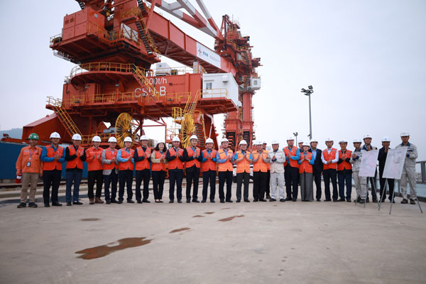 Chủ tịch Tổng LĐLĐ Việt Nam thăm, động viên người lao động tại Trung tâm Điện lực Quảng Trạch 4