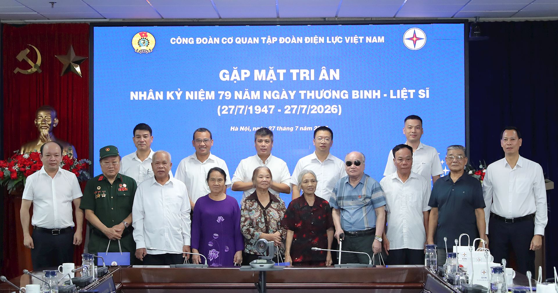 Công đoàn Cơ quan EVN tri ân người có công và gia đình chính sách 2