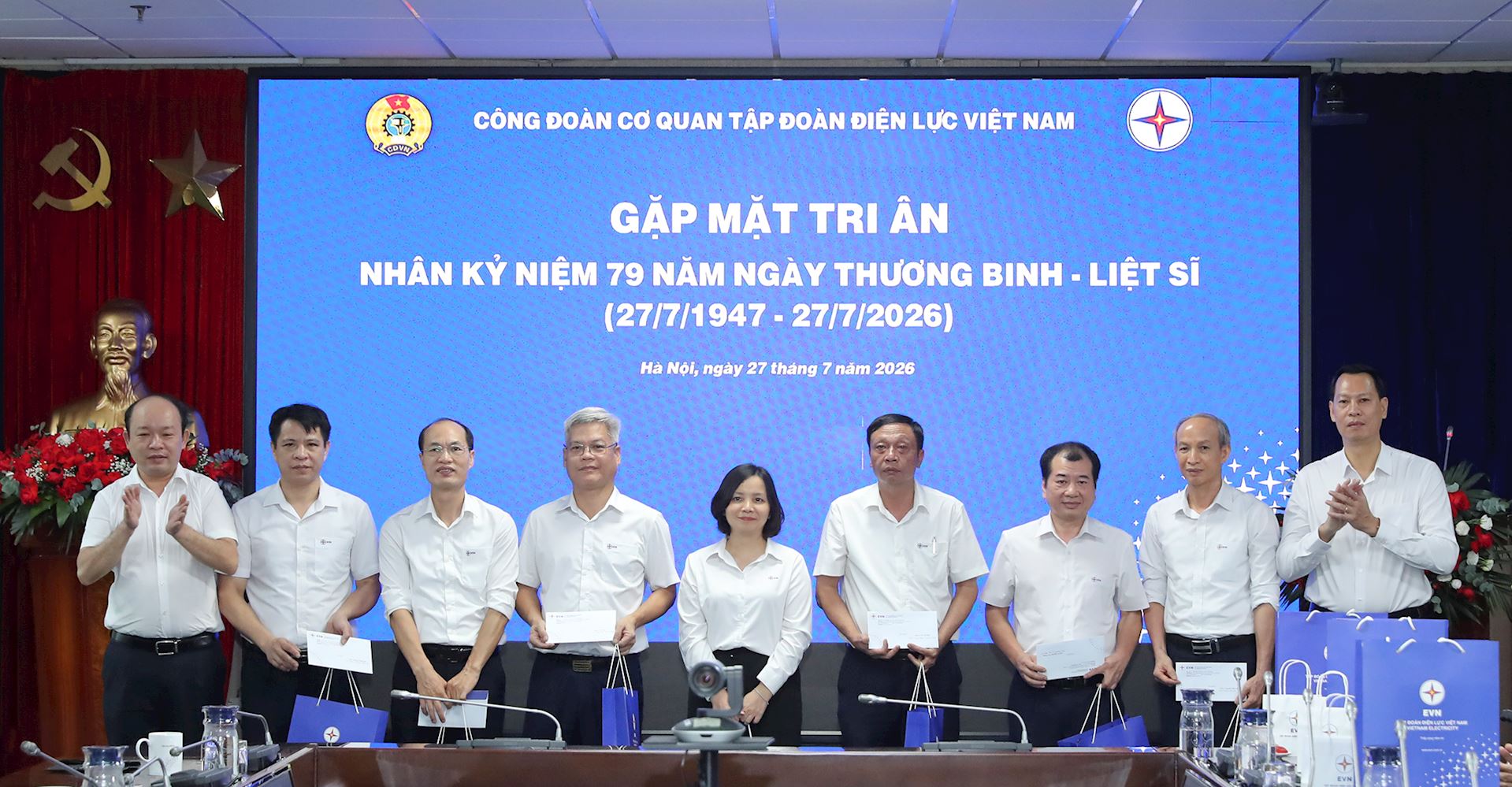 Công đoàn Cơ quan EVN tri ân người có công và gia đình chính sách 4