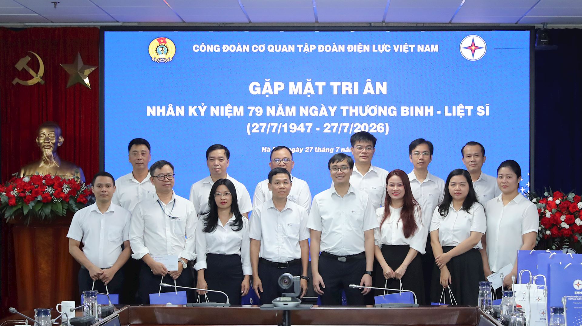 Công đoàn Cơ quan EVN tri ân người có công và gia đình chính sách 5