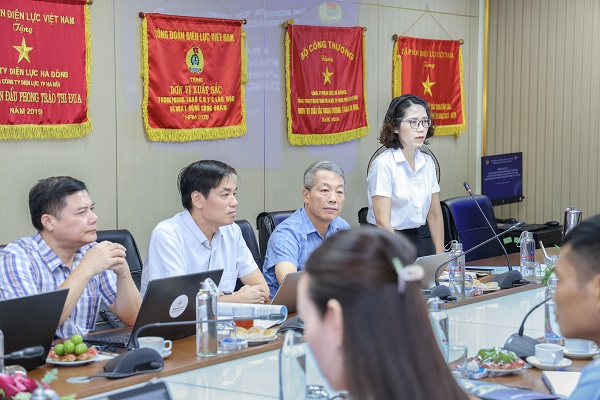 Công đoàn Công ty Điện lực Hà Đông thực hiện hiệu quả Điều lệ Công đoàn, chăm lo thiết thực đời sống người lao động 2