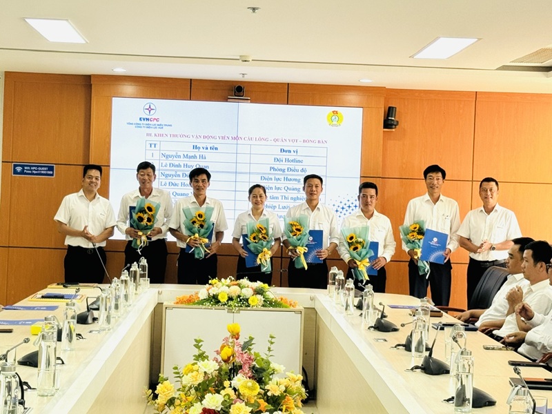 Công đoàn Công ty Điện lực Huế sơ kết công tác công đoàn 6 tháng đầu năm 2026 13