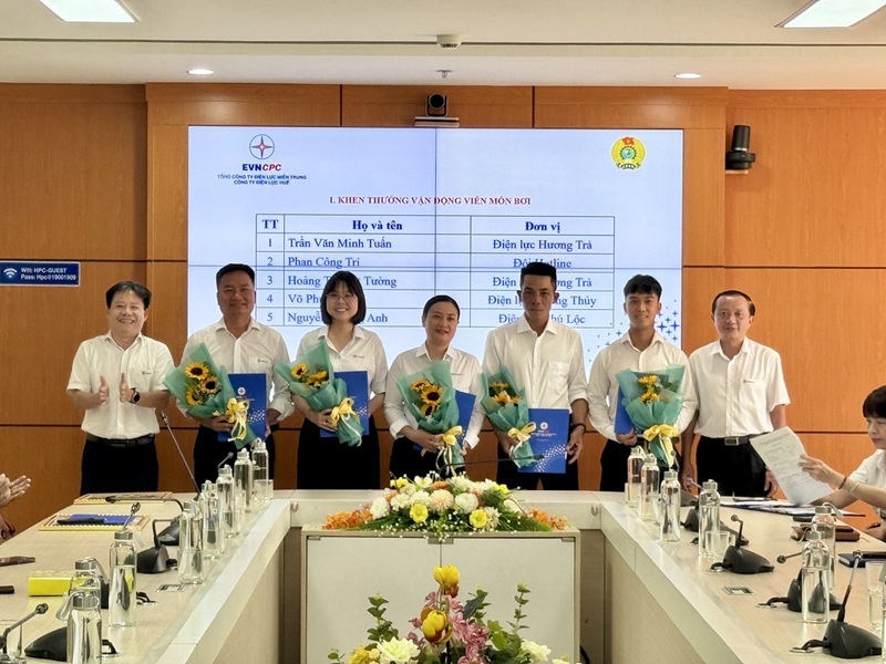 Công đoàn Công ty Điện lực Huế sơ kết công tác công đoàn 6 tháng đầu năm 2026 14