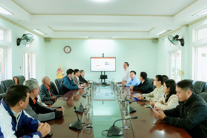 Công đoàn Công ty Điện lực Huế thăm hỏi người lao động nhân dịp Tết nguyên đán Bính Ngọ 7