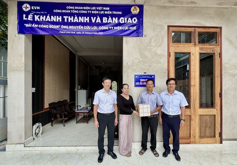 Công đoàn Công ty Điện lực Huế tổ chức Lễ khánh thành và bàn giao nhà “Mái ấm Công đoàn” EVN cho đoàn viên  4