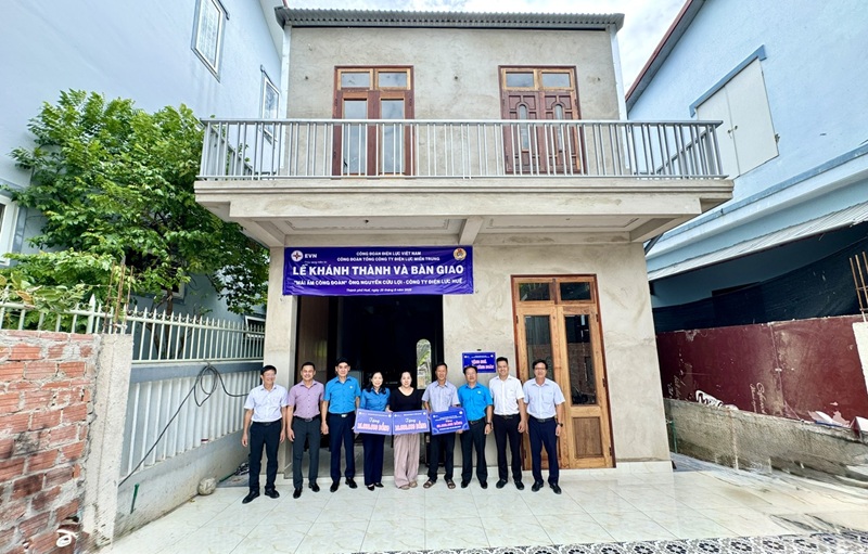 Công đoàn Công ty Điện lực Huế tổ chức Lễ khánh thành và bàn giao nhà “Mái ấm Công đoàn” EVN cho đoàn viên 