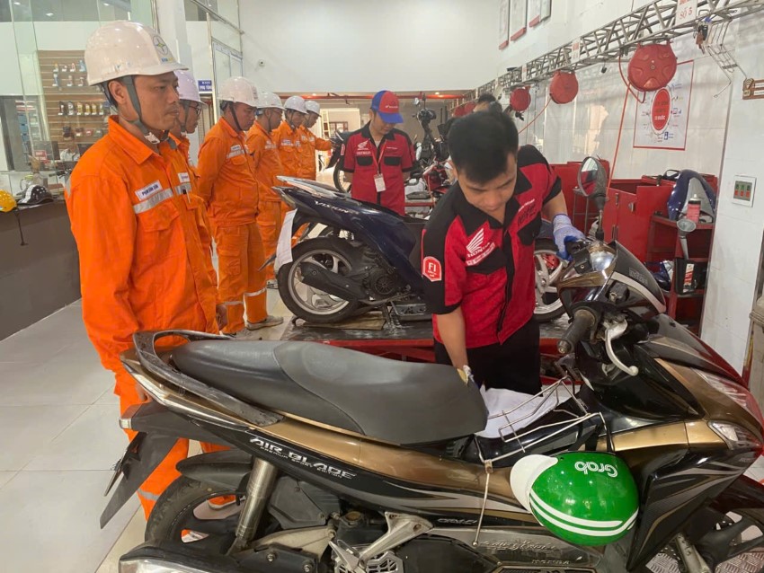 Công đoàn Công ty Điện lực Ninh Bình: 1.306 người lao động được hỗ trợ kinh phí bảo dưỡng phương tiện xe máy cá nhân 