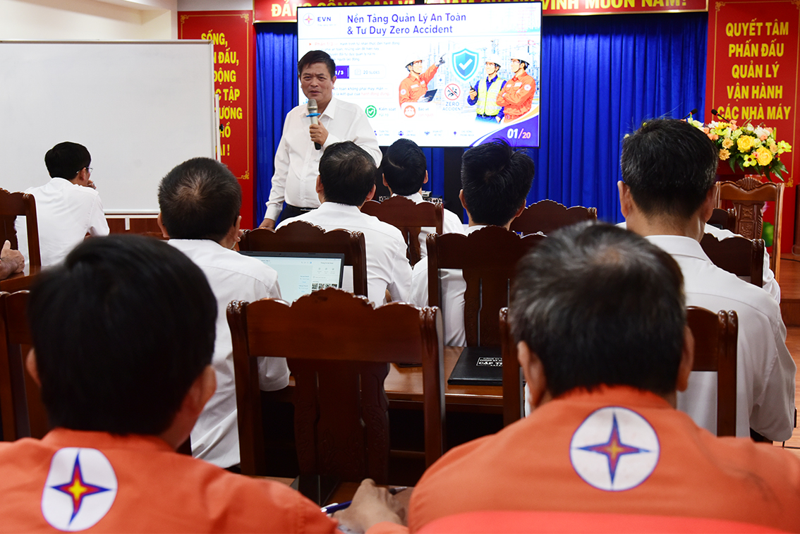 Công đoàn Công ty thủy điện Ialy Bồi huấn an toàn nâng cao chuyên đề “Kỹ năng nhận diện mối nguy - đánh giá rủi ro - xử lý rủi ro” 1