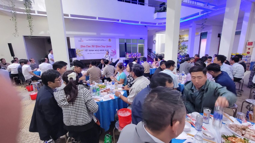 CÔNG ĐOÀN CÔNG TY TRUYỀN TẢI ĐIỆN 2 HOÀN THÀNH TỔ CHỨC “BỮA CƠM TẤT NIÊN CÔNG ĐOÀN” 10