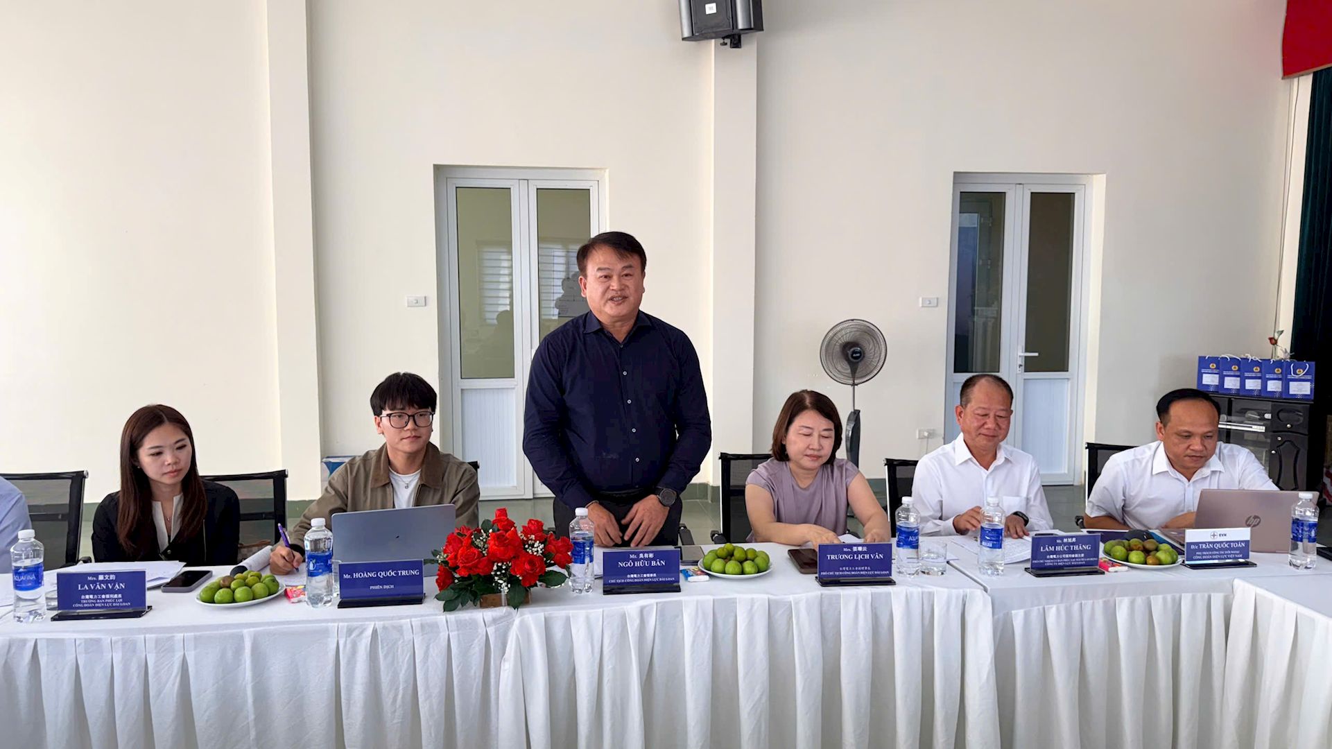 Công đoàn Công ty Truyền tải điện 2 làm việc với đoàn Công đoàn Điện lực Đài Loan (Trung Quốc) 8