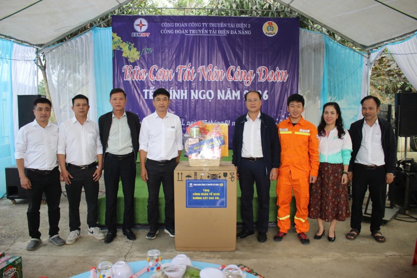 CÔNG ĐOÀN CÔNG TY TRUYỀN TẢI ĐIỆN 2 TỔ CHỨC CHƯƠNG TRÌNH “BÁNH CHƯNG XANH TRÊN CÁC CUNG ĐƯỜNG TRUYỀN TẢI ĐIỆN”. 1