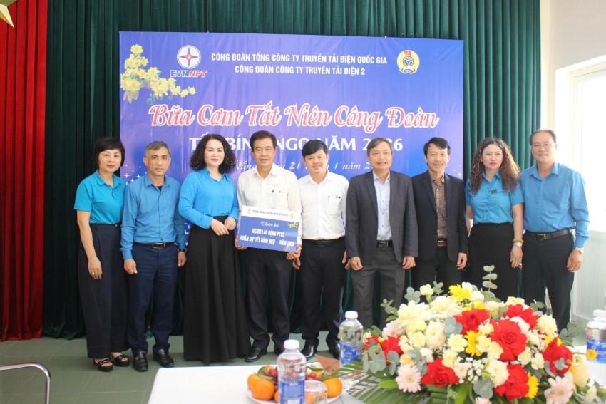 CÔNG ĐOÀN CÔNG TY TRUYỀN TẢI ĐIỆN 2 TỔ CHỨC CHƯƠNG TRÌNH “BÁNH CHƯNG XANH TRÊN CÁC CUNG ĐƯỜNG TRUYỀN TẢI ĐIỆN”. 3