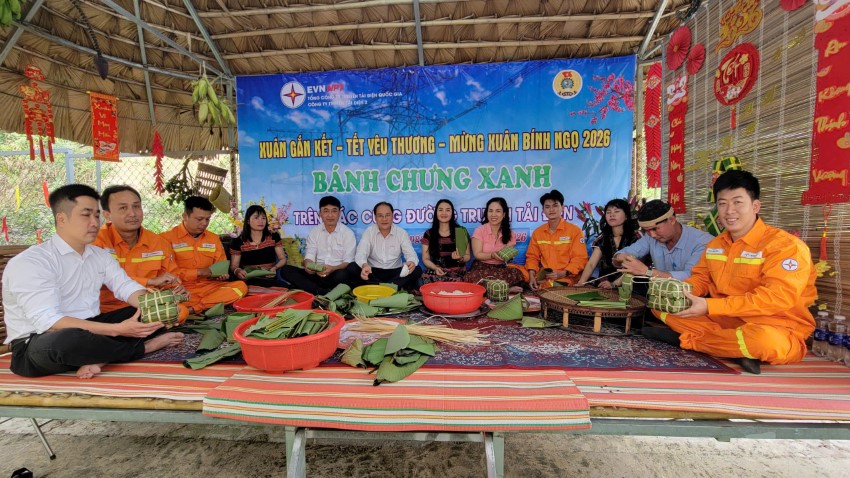CÔNG ĐOÀN CÔNG TY TRUYỀN TẢI ĐIỆN 2 TỔ CHỨC CHƯƠNG TRÌNH “BÁNH CHƯNG XANH TRÊN CÁC CUNG ĐƯỜNG TRUYỀN TẢI ĐIỆN”.
