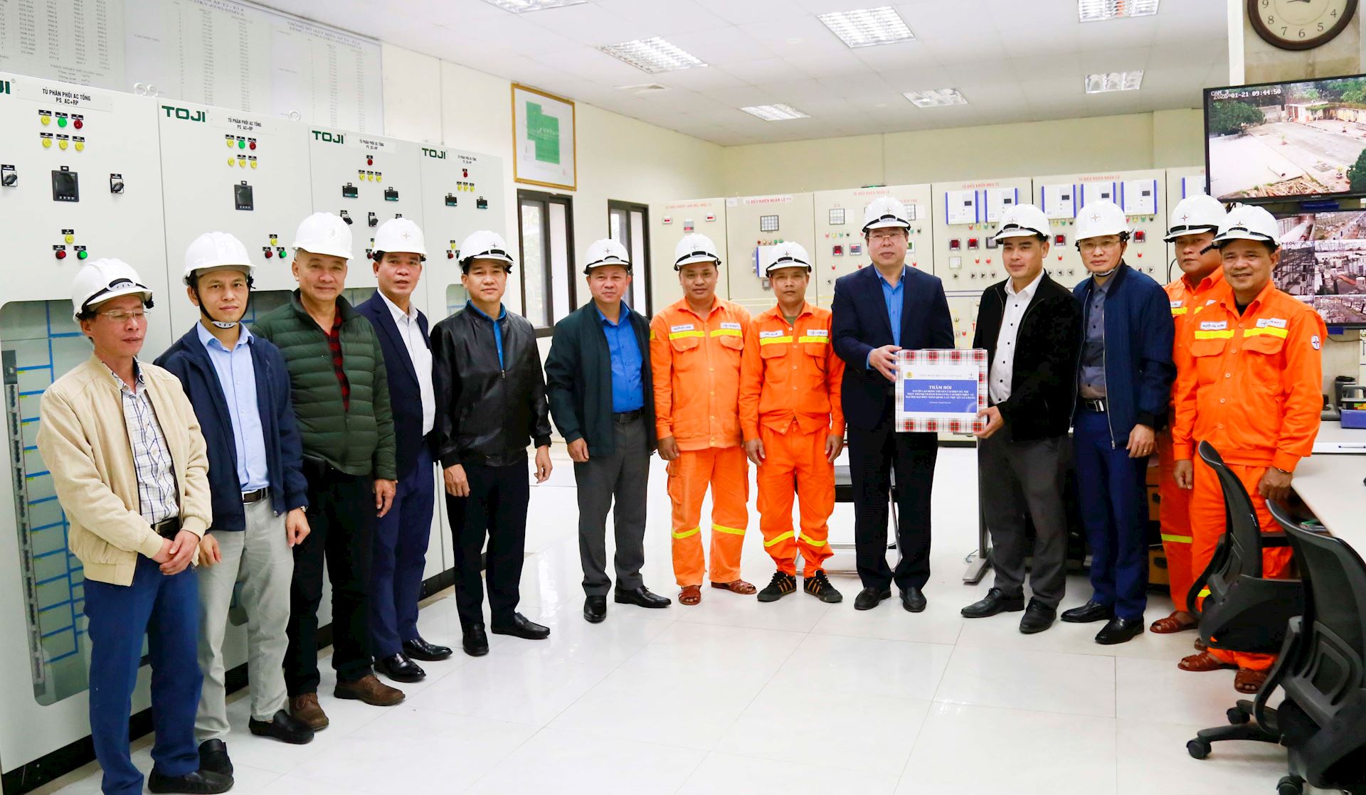 Công đoàn Điện lực Việt Nam chăm lo cho trên 92,4 nghìn lượt đoàn viên, người lao động dịp Tết Bính Ngọ 2026 2