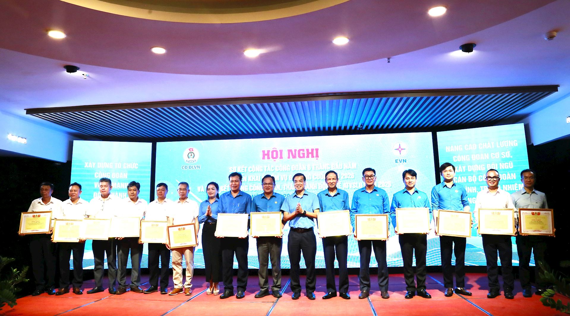 Công đoàn Điện lực Việt Nam sơ kết công tác 6 tháng đầu năm 2026 12
