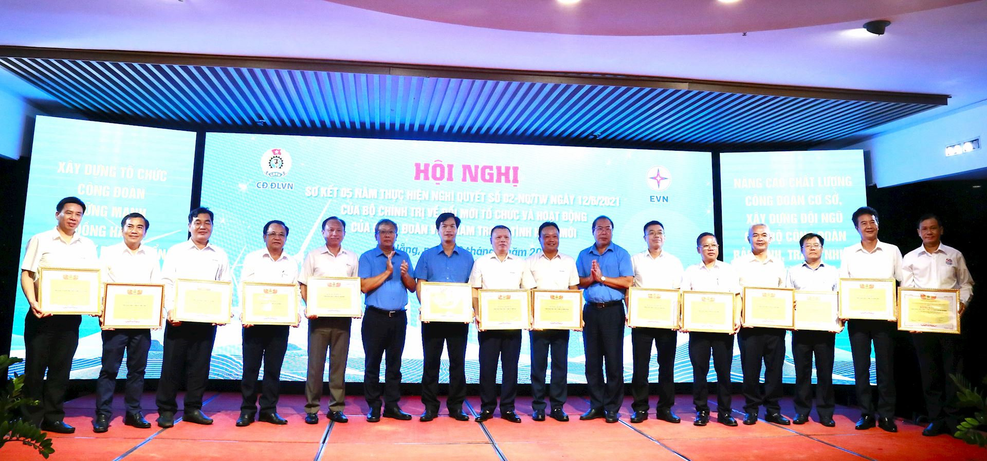 Công đoàn Điện lực Việt Nam sơ kết công tác 6 tháng đầu năm 2026 15