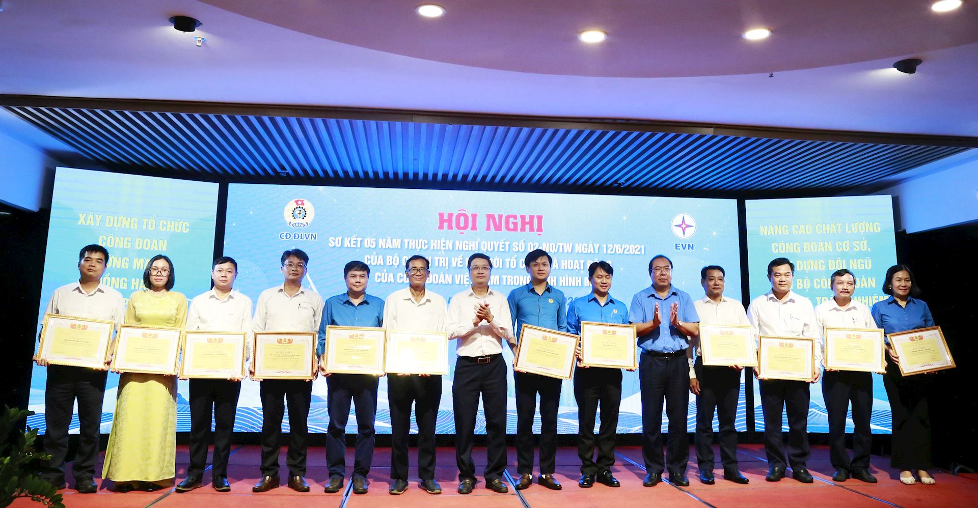 Công đoàn Điện lực Việt Nam sơ kết công tác 6 tháng đầu năm 2026 16