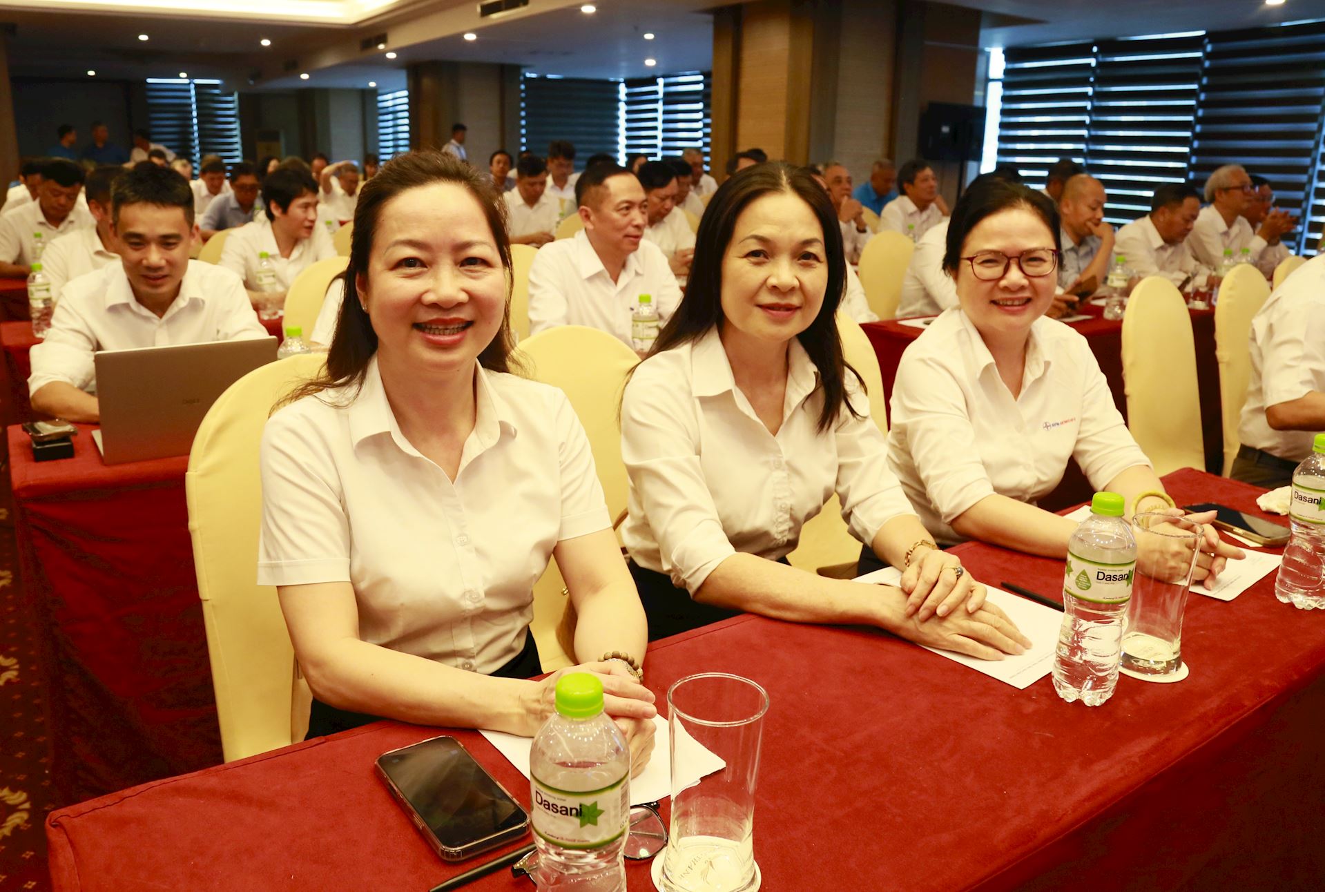 Công đoàn Điện lực Việt Nam sơ kết công tác 6 tháng đầu năm 2026 8