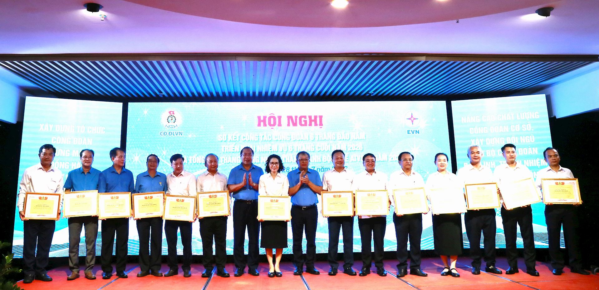Công đoàn Điện lực Việt Nam sơ kết công tác 6 tháng đầu năm 2026 9