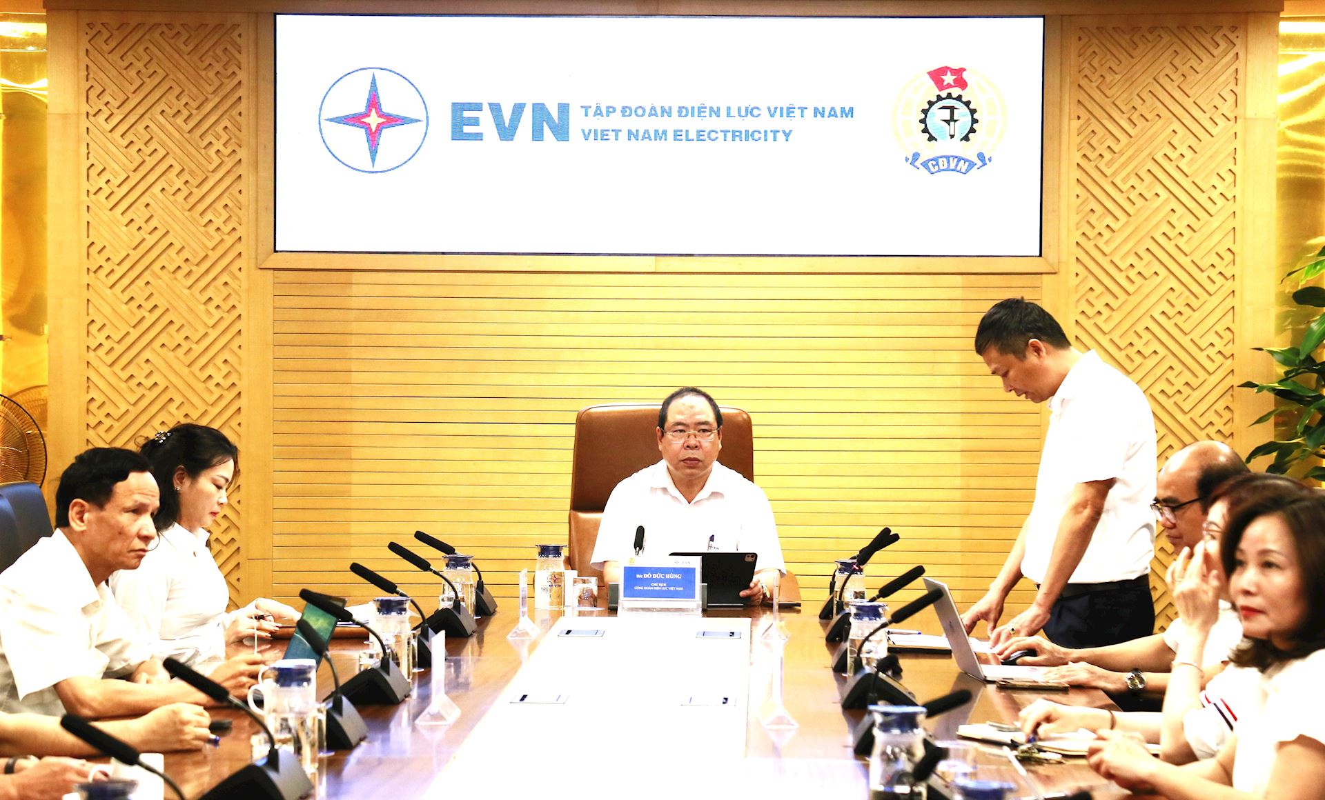 Công đoàn Điện lực Việt Nam tham dự Hội nghị trực tuyến đánh giá công tác quản lý tài chính, tài sản công đoàn 3