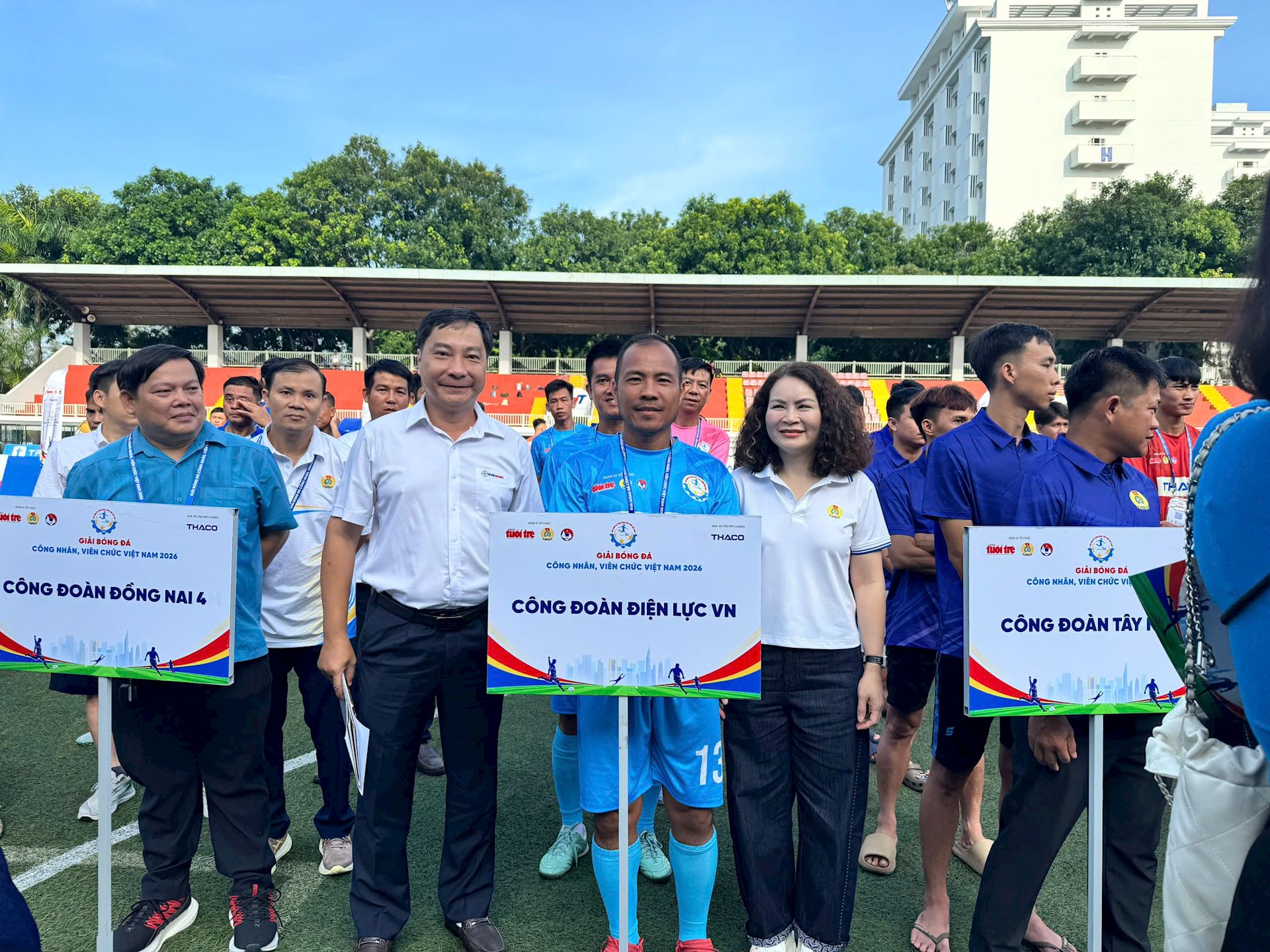 Công đoàn Điện lực Việt Nam tham dự Lễ khai mạc Giải Bóng đá công nhân, viên chức Việt Nam 2026 - khu vực phía Nam 3