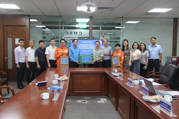 Công đoàn Điện lực Việt Nam thăm hỏi, động viên cán bộ công nhân viên, người lao động EVNICT nhân Tháng công nhân năm 2026
