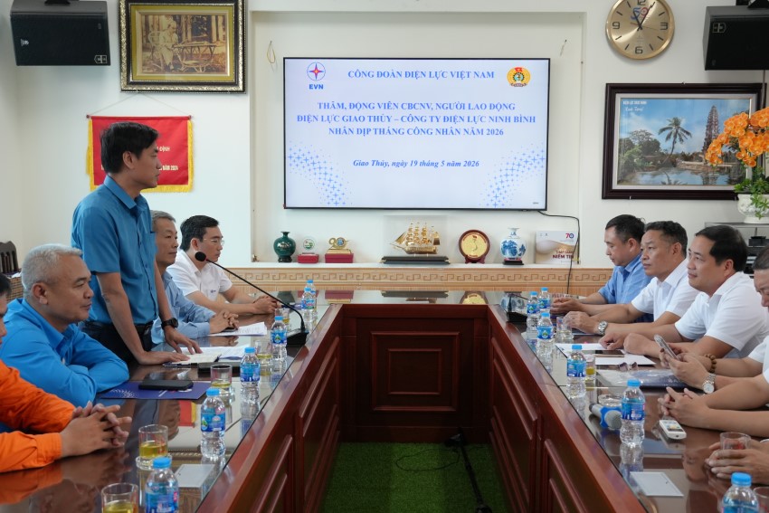 Công đoàn Điện lực Việt Nam thăm hỏi, động viên người lao động Điện lực Giao Thủy - Công ty Điện lực Ninh Bình 2