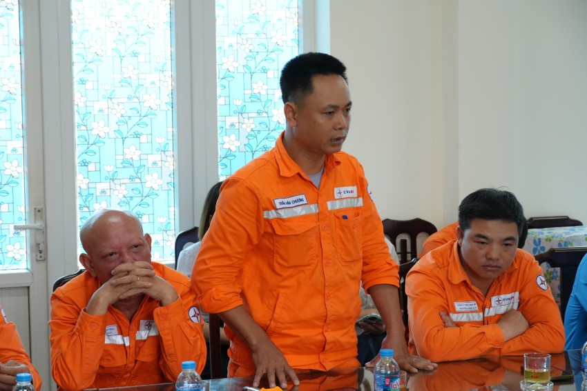Công đoàn Điện lực Việt Nam thăm hỏi, động viên người lao động Điện lực Giao Thủy - Công ty Điện lực Ninh Bình 3