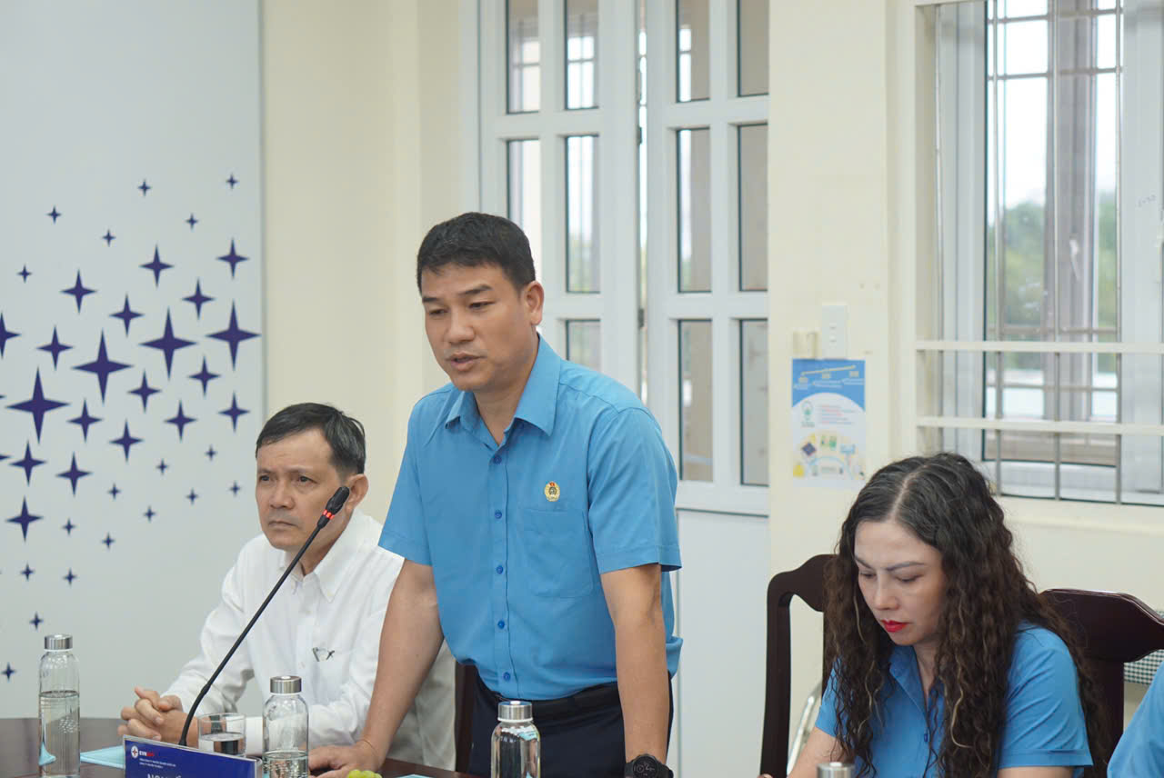 Công đoàn Điện lực Việt Nam thăm hỏi người lao động tại Đất Mũi Cà Mau 4