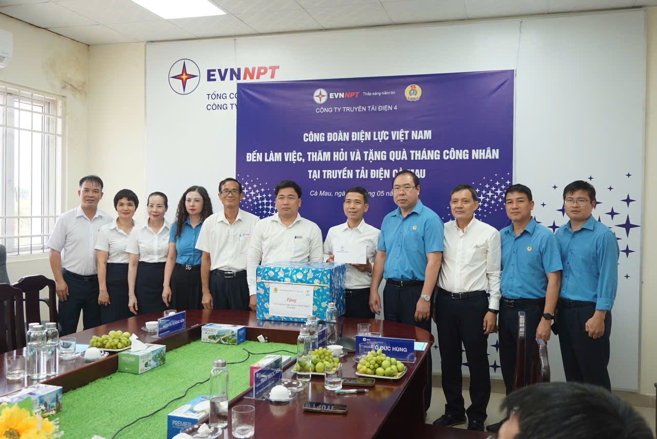 Công đoàn Điện lực Việt Nam thăm hỏi người lao động tại Đất Mũi Cà Mau 5