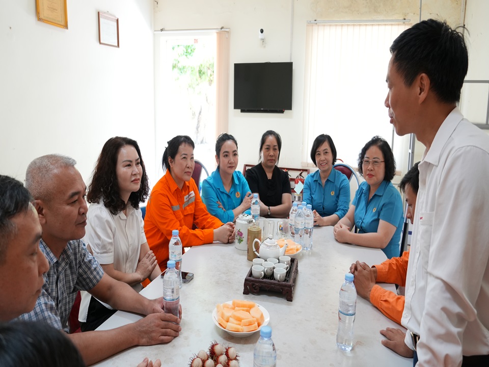 Công đoàn Điện lực Việt Nam thăm hỏi người lao động và đoàn viên công ty Điện lực Ninh Bình mắc bệnh nguy hiểm 1