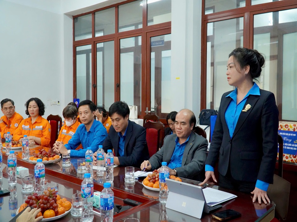 Công đoàn Điện lực Việt Nam thăm hỏi, tặng quà người lao động Công ty Điện lực Bắc Ninh nhân dịp Tết Nguyên đán Bính Ngọ năm 2026 3