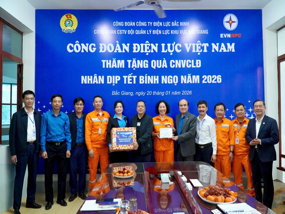 Công đoàn Điện lực Việt Nam thăm hỏi, tặng quà người lao động Công ty Điện lực Bắc Ninh nhân dịp Tết Nguyên đán Bính Ngọ năm 2026