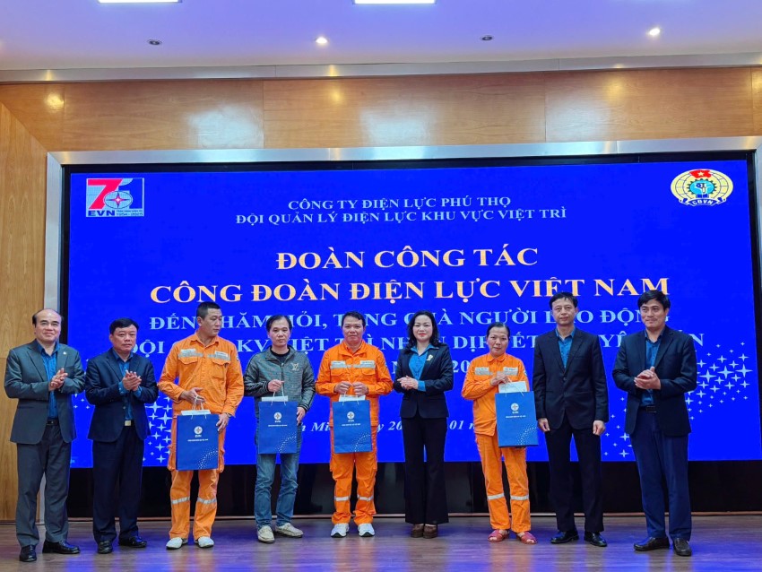 Công đoàn Điện lực Việt Nam: Trao gửi yêu thương - Tiếp sức cho người lao động Công ty Điện lực Phú Thọ đón Xuân Bính Ngọ 2