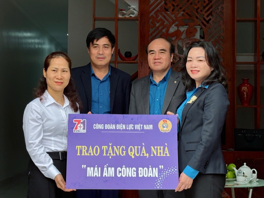 Công đoàn Điện lực Việt Nam: Trao gửi yêu thương - Tiếp sức cho người lao động Công ty Điện lực Phú Thọ đón Xuân Bính Ngọ
