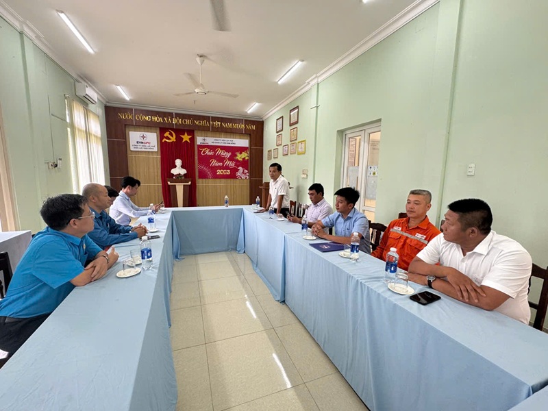 Công đoàn EVNCPC: Thăm hỏi, động viên người lao động Công ty Điện lực Huế nhân dịp Tháng công nhân và Tháng hành động ATVSLĐ năm 2026 2