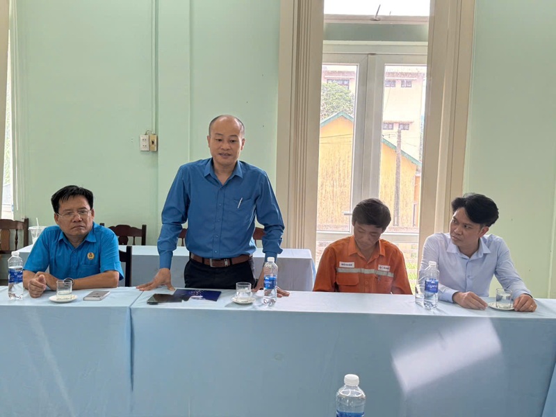 Công đoàn EVNCPC: Thăm hỏi, động viên người lao động Công ty Điện lực Huế nhân dịp Tháng công nhân và Tháng hành động ATVSLĐ năm 2026 3