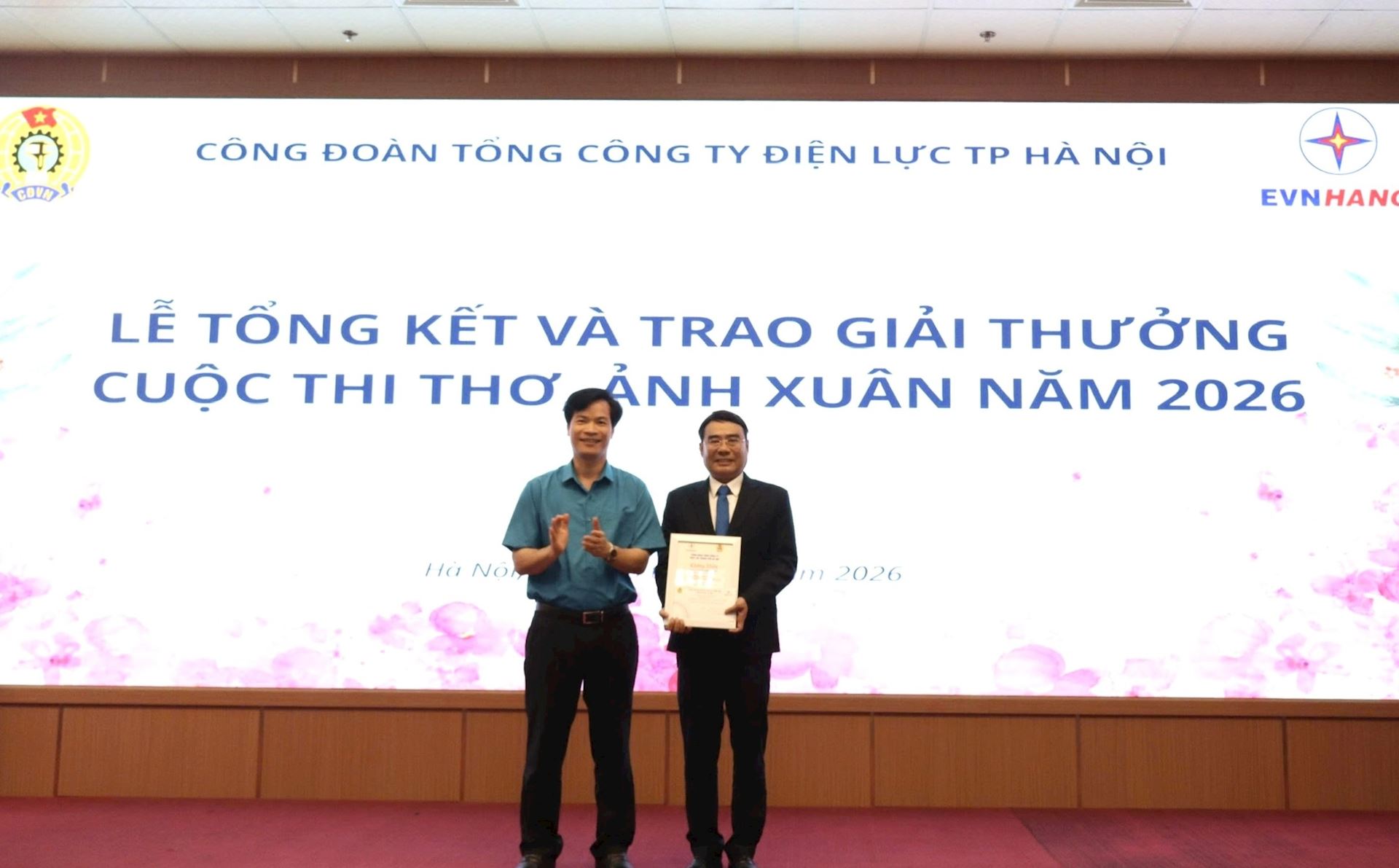 Công đoàn EVNHANOI tổng kết và trao giải thưởng Cuộc thi Thơ - Ảnh Xuân năm 2026. 3