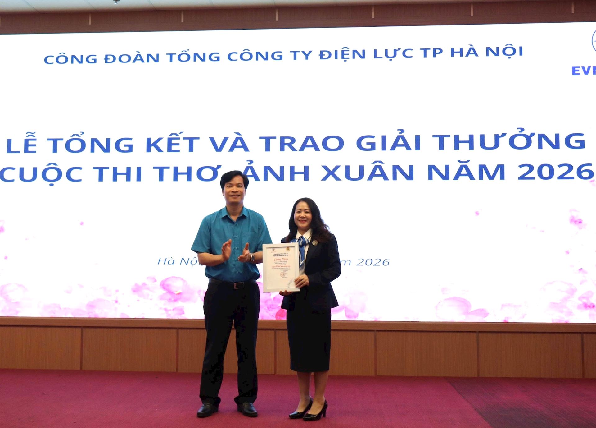 Công đoàn EVNHANOI tổng kết và trao giải thưởng Cuộc thi Thơ - Ảnh Xuân năm 2026. 4