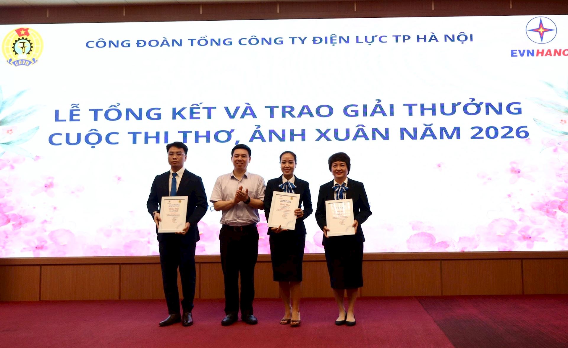 Công đoàn EVNHANOI tổng kết và trao giải thưởng Cuộc thi Thơ - Ảnh Xuân năm 2026. 8