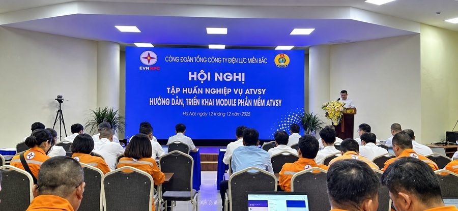 Công đoàn EVNNPC tổ chức tập huấn nghiệp vụ An toàn vệ sinh viên năm 2026